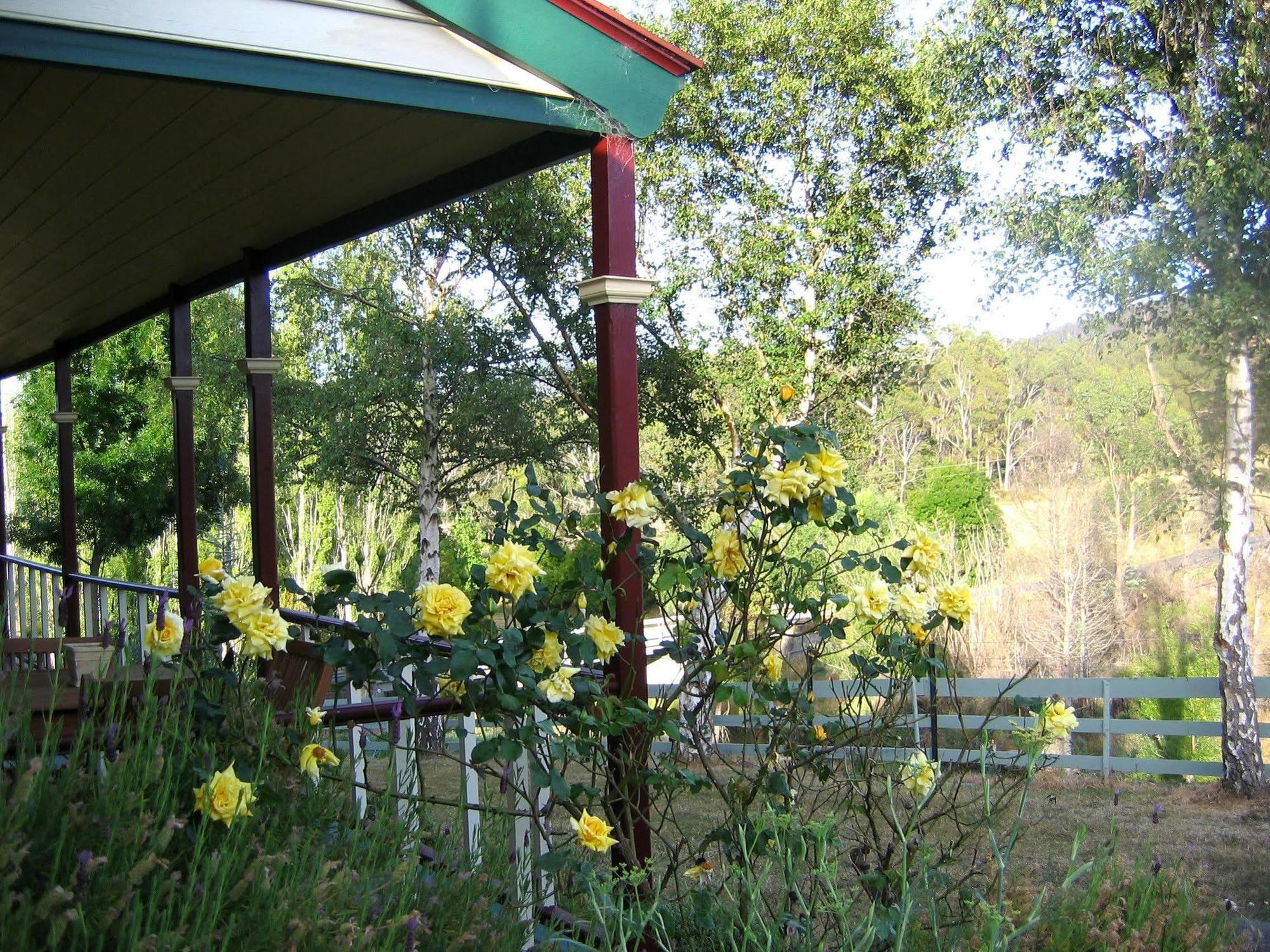 Crabtree House Bed & Breakfast Grove Exterior photo